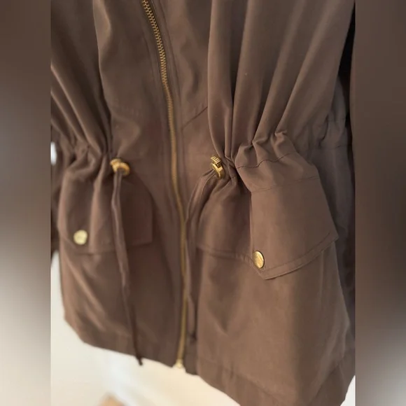 Gallery Women's Utility Jacket in Rich Brown - Picture 3 of 5